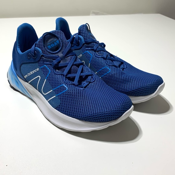 New Balance Fresh Foam Roav V2 Mens Size 9 Blue White Running / Walking - Picture 7 of 8